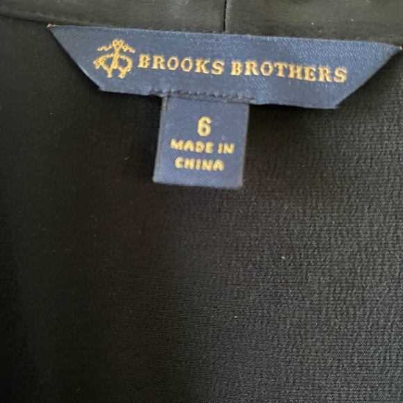 Brand new Brooks Brothers soft silk V-neck twist top - Picture 4 of 7